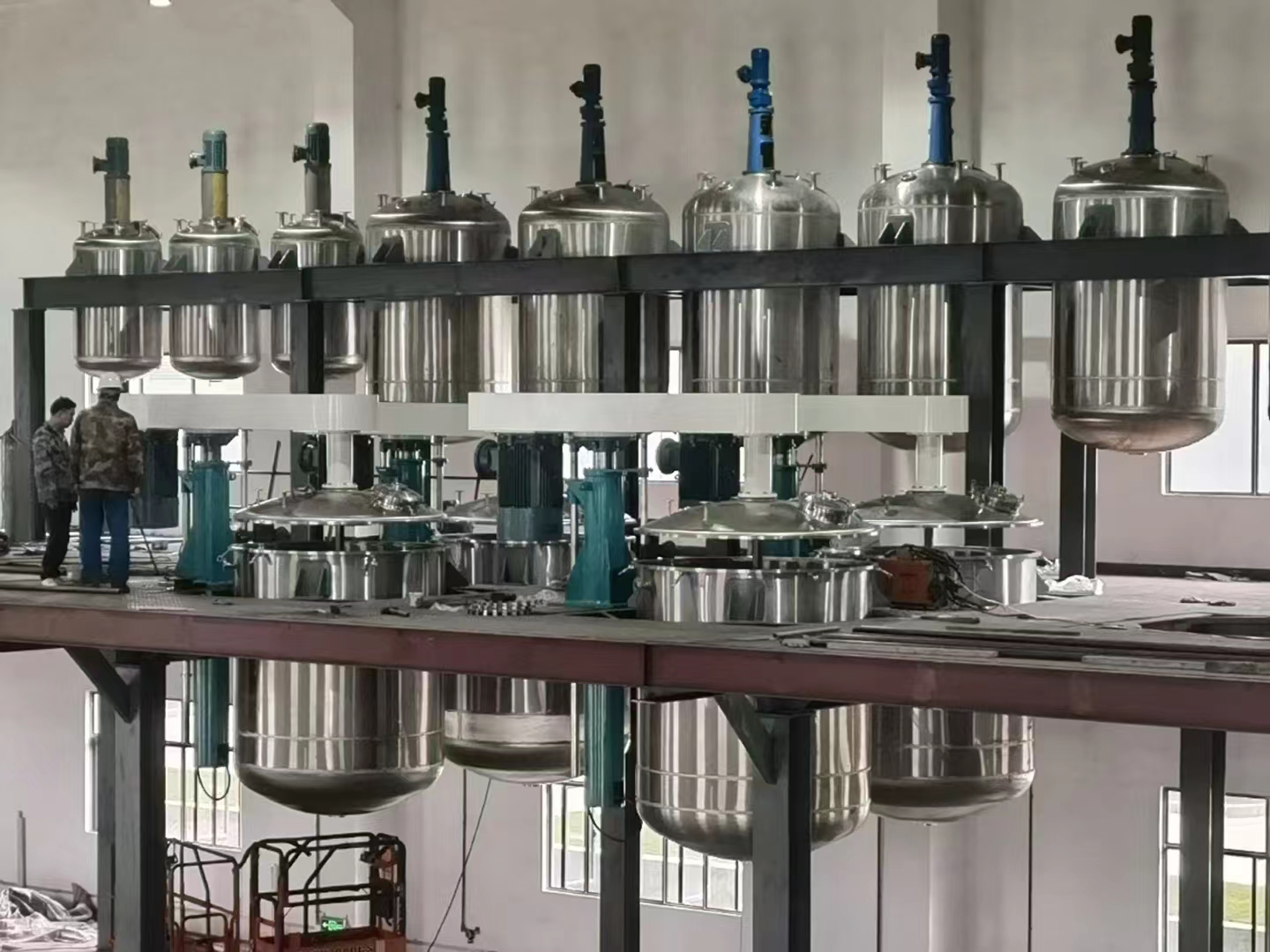 廣東肇慶 歌麗斯化學 環(huán)氧防腐漆生產平臺 工程案例